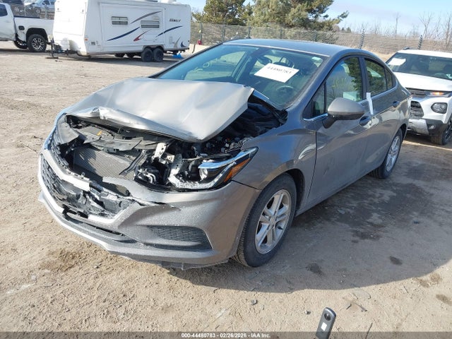 Chevrolet Cruze Lt Auto 2018 1G1BE5SM2J7162401 Image 2