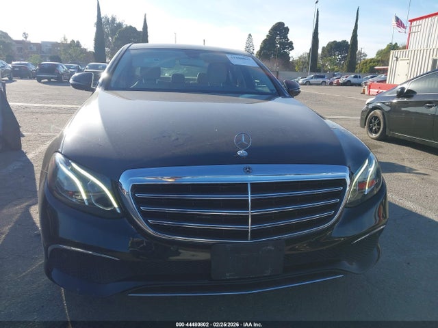 Продажа на аукционе авто 2018 Mercedes-benz E 300, vin: WDDZF4JB0JA373120, номер лота: 44480802