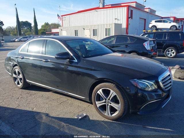 Продажа на аукционе авто 2018 Mercedes-benz E 300, vin: WDDZF4JB0JA373120, номер лота: 44480802