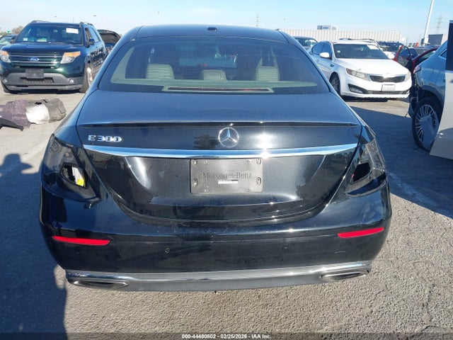 Продажа на аукционе авто 2018 Mercedes-benz E 300, vin: WDDZF4JB0JA373120, номер лота: 44480802