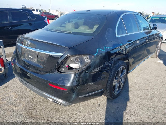 Продажа на аукционе авто 2018 Mercedes-benz E 300, vin: WDDZF4JB0JA373120, номер лота: 44480802