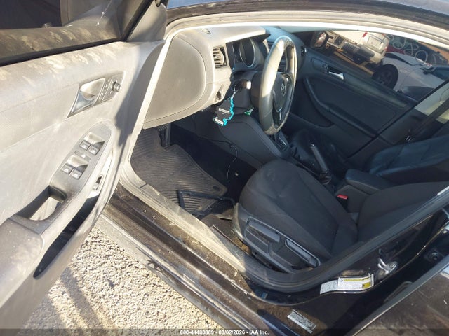 3VW267AJ3GM377062 Volkswagen Jetta 1.4t S