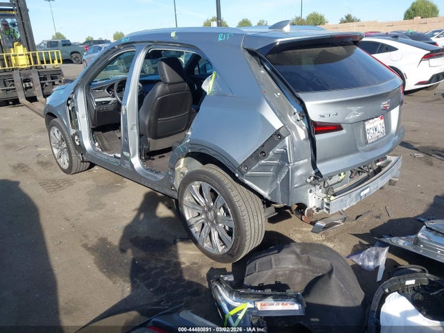 2023 CADILLAC XT4 1GYFZCR4XPF225017 Photo 2