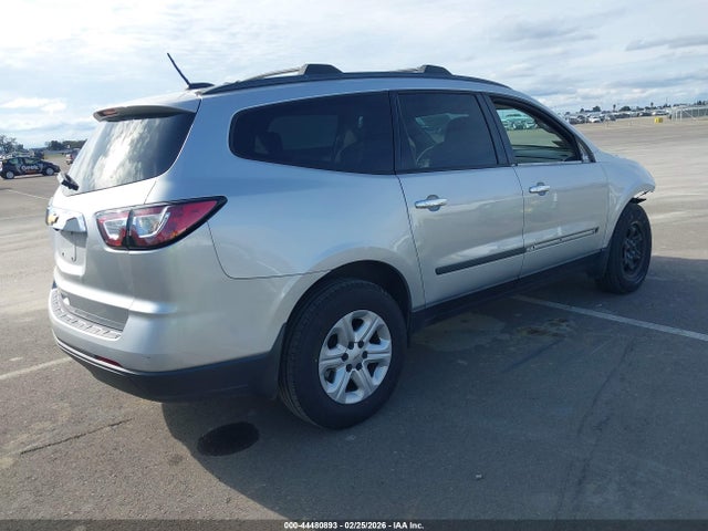 Chevrolet Traverse Ls 2017 1GNKRFKD7HJ288291 Image 4