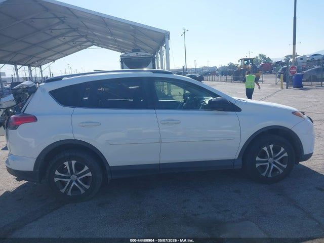 JTMBFREV0JJ734326 Toyota RAV4 LE
