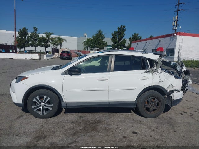 JTMBFREV0JJ734326 Toyota RAV4 LE