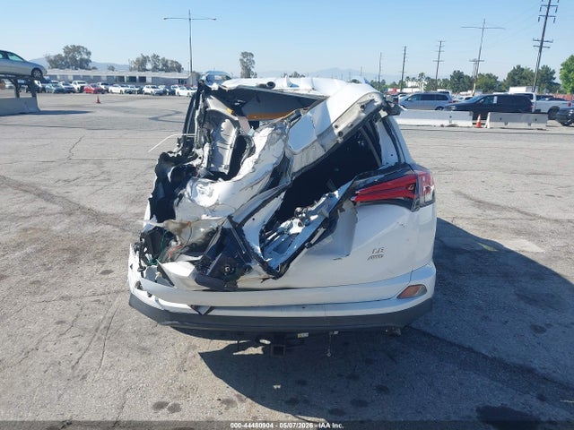 JTMBFREV0JJ734326 Toyota RAV4 LE