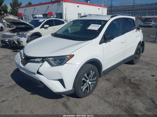 JTMBFREV0JJ734326 Toyota RAV4 LE