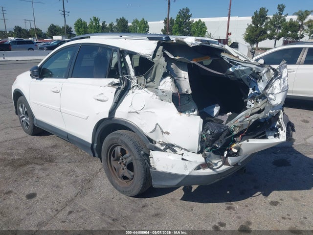 JTMBFREV0JJ734326 Toyota RAV4 LE