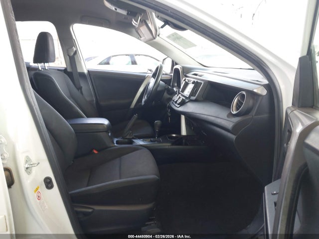 JTMBFREV0JJ734326 Toyota RAV4 LE