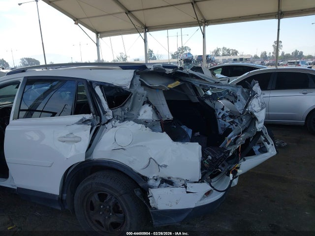 JTMBFREV0JJ734326 Toyota RAV4 LE