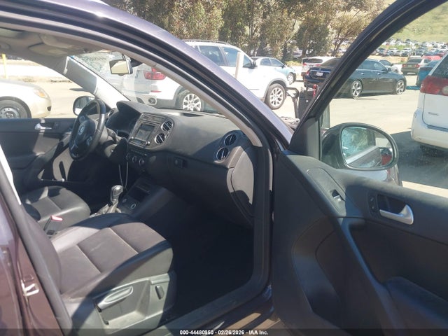 WVGAV7AX1GW522343 Volkswagen TIGUAN SE