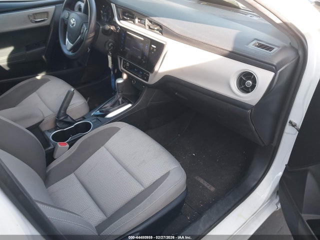 5YFBURHE9HP661948 Toyota COROLLA LE
