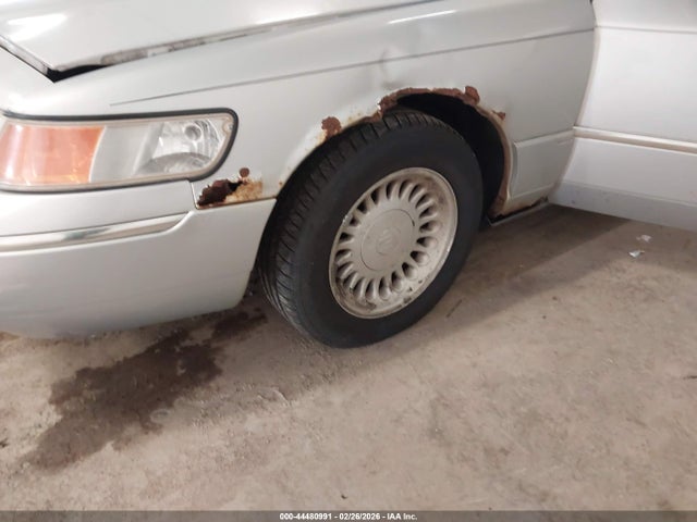 2000 Mercury Grand Marquis Ls მანქანა იყიდება აუქციონზე, vin: 2MEFM75W1YX686291, აუქციონის ნომერი: 44480991