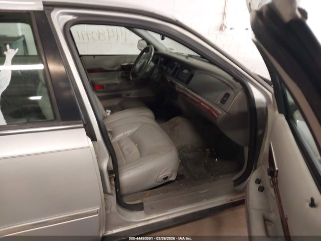 2000 Mercury Grand Marquis Ls მანქანა იყიდება აუქციონზე, vin: 2MEFM75W1YX686291, აუქციონის ნომერი: 44480991