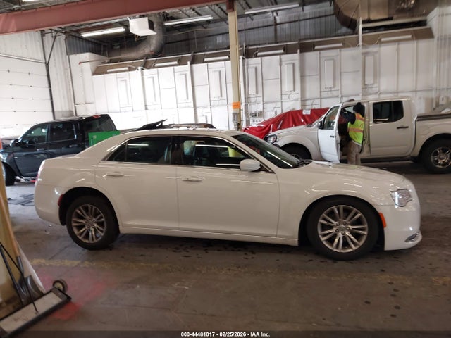 Продажа на аукционе авто 2015 Chrysler 300 Touring, vin: 2C3CCAAG6FH832716, номер лота: 44481017