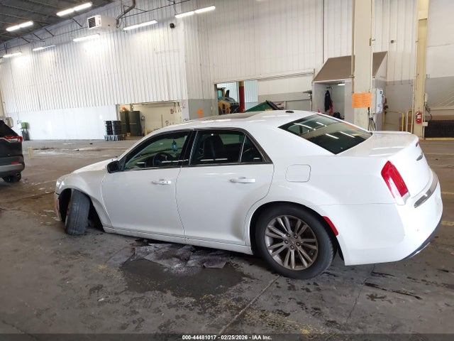 Продажа на аукционе авто 2015 Chrysler 300 Touring, vin: 2C3CCAAG6FH832716, номер лота: 44481017