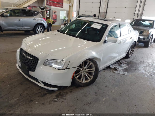 Продажа на аукционе авто 2015 Chrysler 300 Touring, vin: 2C3CCAAG6FH832716, номер лота: 44481017