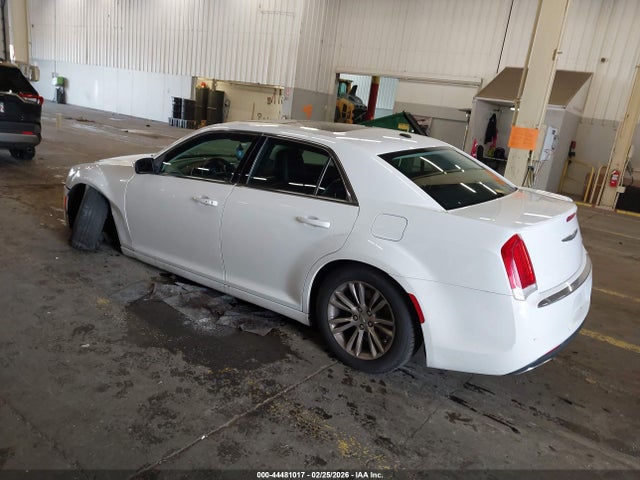 Продажа на аукционе авто 2015 Chrysler 300 Touring, vin: 2C3CCAAG6FH832716, номер лота: 44481017