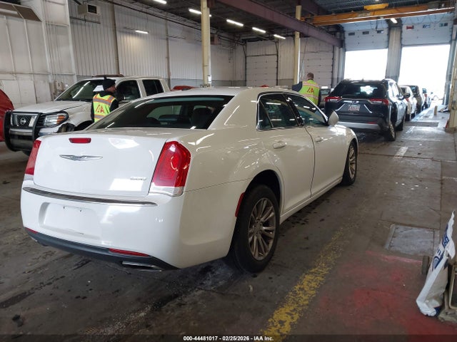 Продажа на аукционе авто 2015 Chrysler 300 Touring, vin: 2C3CCAAG6FH832716, номер лота: 44481017