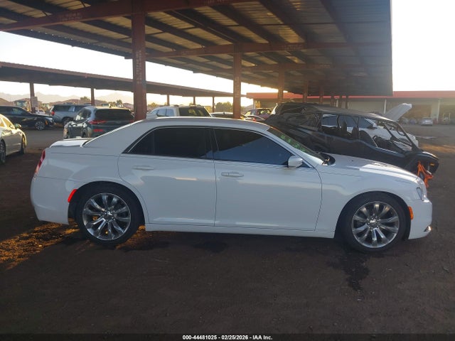 Продажа на аукционе авто 2019 Chrysler 300 Touring, vin: 2C3CCAAG2KH727293, номер лота: 44481025