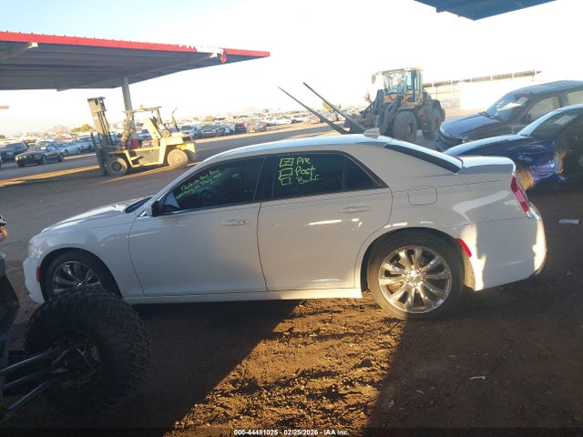 Продажа на аукционе авто 2019 Chrysler 300 Touring, vin: 2C3CCAAG2KH727293, номер лота: 44481025