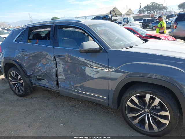 1V2FE2CA7NC215715 Volkswagen Atlas Cross Sport 3.6l V6 Sel Premium R-line