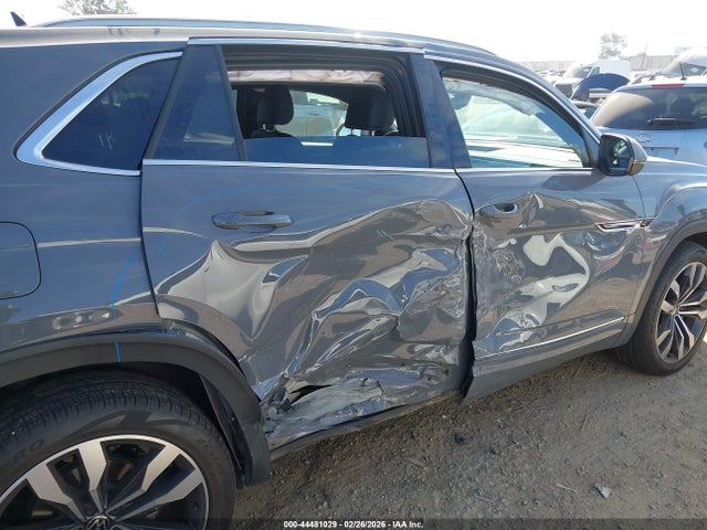 1V2FE2CA7NC215715 Volkswagen Atlas Cross Sport 3.6l V6 Sel Premium R-line