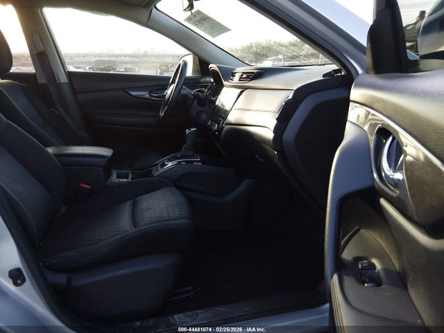 JN8AT2MV3HW006563 Nissan ROGUE SV