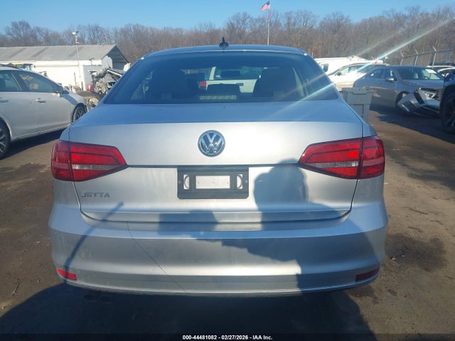 44481082 :رقم المزاد ، 3VW2K7AJ0FM301325 vin ، 2015 Volkswagen Jetta 2.0l S مزاد بيع