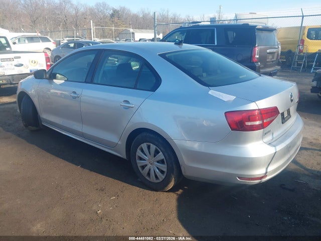 44481082 :رقم المزاد ، 3VW2K7AJ0FM301325 vin ، 2015 Volkswagen Jetta 2.0l S مزاد بيع