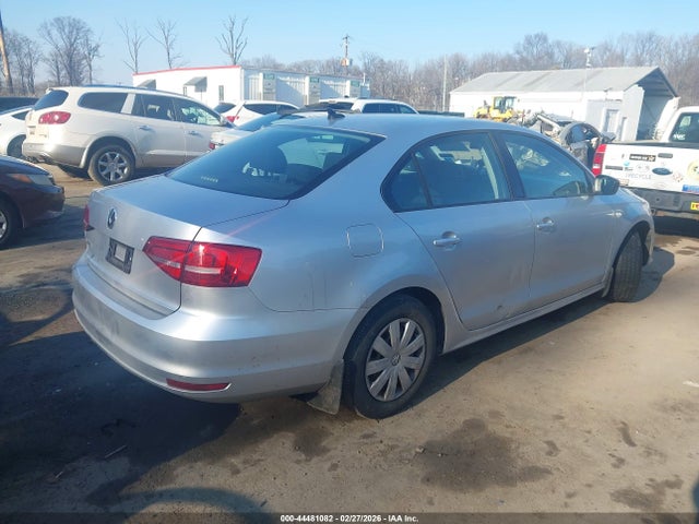 44481082 :رقم المزاد ، 3VW2K7AJ0FM301325 vin ، 2015 Volkswagen Jetta 2.0l S مزاد بيع