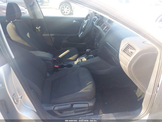 44481082 :رقم المزاد ، 3VW2K7AJ0FM301325 vin ، 2015 Volkswagen Jetta 2.0l S مزاد بيع