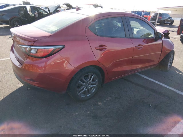3MYDLBYV6KY501599 Toyota YARIS LE