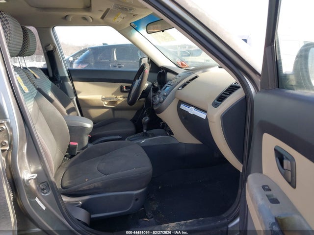 2010 KIA SOUL KNDJT2A26A7049039 Photo 4