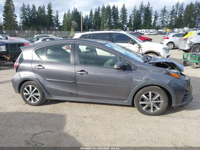JTDKDTB31J1602634 Toyota Prius C Two