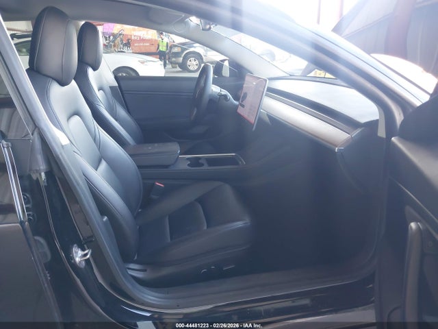 2021 TESLA MODEL 3 5YJ3E1EB4MF928402 Photo 4