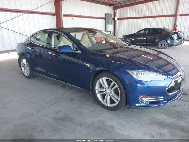 2015 TESLA MODEL S 5YJSA1S27FF085312 Photo 0