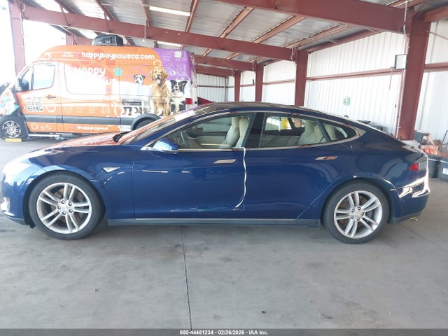 2015 Tesla Model S 70d/85d/p85d მანქანა იყიდება აუქციონზე, vin: 5YJSA1S27FF085312, აუქციონის ნომერი: 44481234