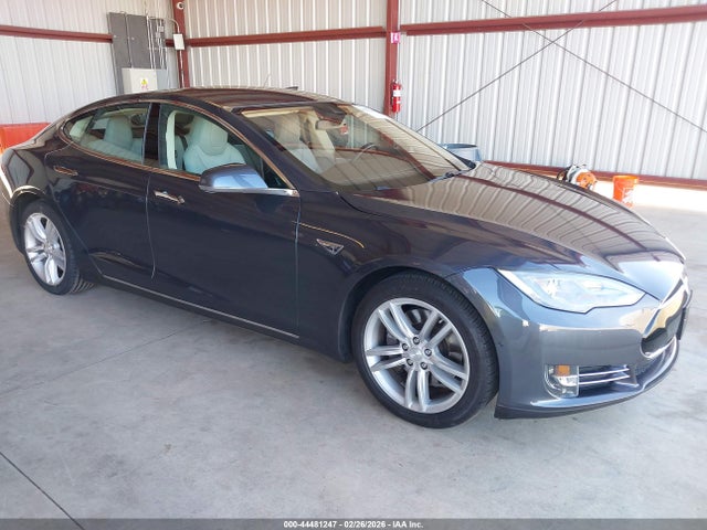 2015 TESLA MODEL S 5YJSA1H17FF081775 Photo 0