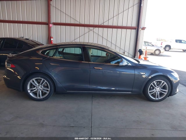 44481247 :رقم المزاد ، 5YJSA1H17FF081775 vin ، 2015 Tesla Model S 60/70/85 مزاد بيع