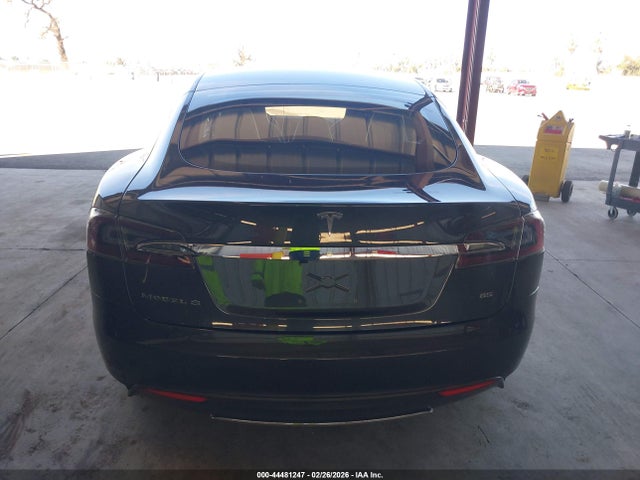 44481247 :رقم المزاد ، 5YJSA1H17FF081775 vin ، 2015 Tesla Model S 60/70/85 مزاد بيع