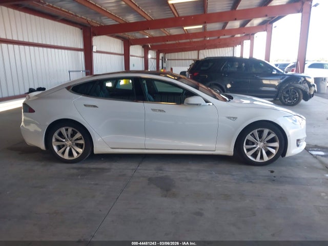 44481243 :رقم المزاد ، 5YJSA1E22GF150631 vin ، 2016 Tesla Model S 60d/70d/75d/85d/90d مزاد بيع