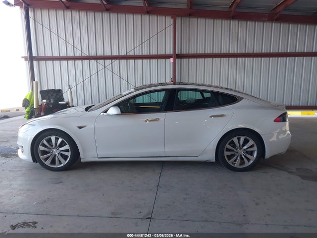 44481243 :رقم المزاد ، 5YJSA1E22GF150631 vin ، 2016 Tesla Model S 60d/70d/75d/85d/90d مزاد بيع