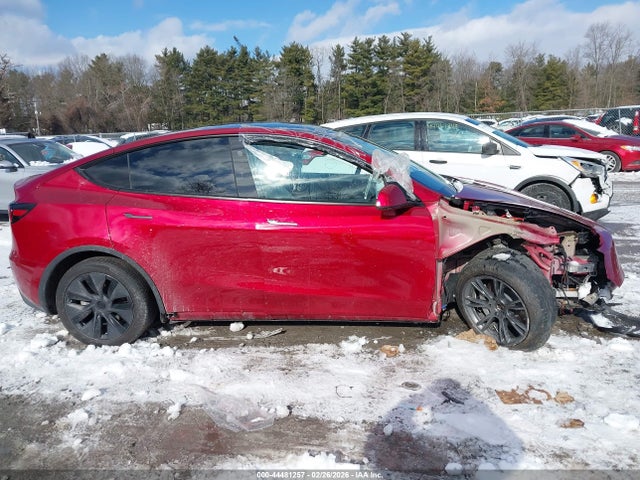 2025 Tesla Model Y Long Range Dual Motor All-wheel Drive მანქანა იყიდება აუქციონზე, vin: 7SAYGDEE6SF302295, აუქციონის ნომერი: 44481257