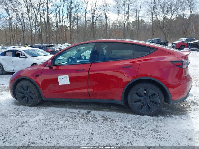 2025 Tesla Model Y Long Range Dual Motor All-wheel Drive მანქანა იყიდება აუქციონზე, vin: 7SAYGDEE6SF302295, აუქციონის ნომერი: 44481257