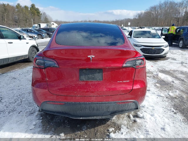 2025 Tesla Model Y Long Range Dual Motor All-wheel Drive მანქანა იყიდება აუქციონზე, vin: 7SAYGDEE6SF302295, აუქციონის ნომერი: 44481257