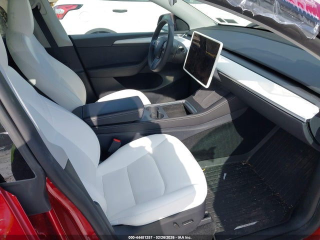 2025 TESLA MODEL Y 7SAYGDEE6SF302295 Photo 4