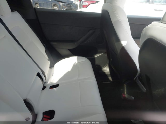 2025 TESLA MODEL Y 7SAYGDEE6SF302295 Photo 7