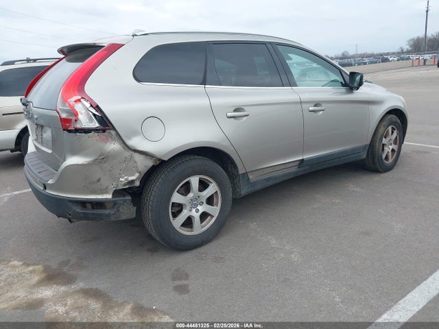 2011 VOLVO XC60 YV4952DL5B2200627 Photo 3